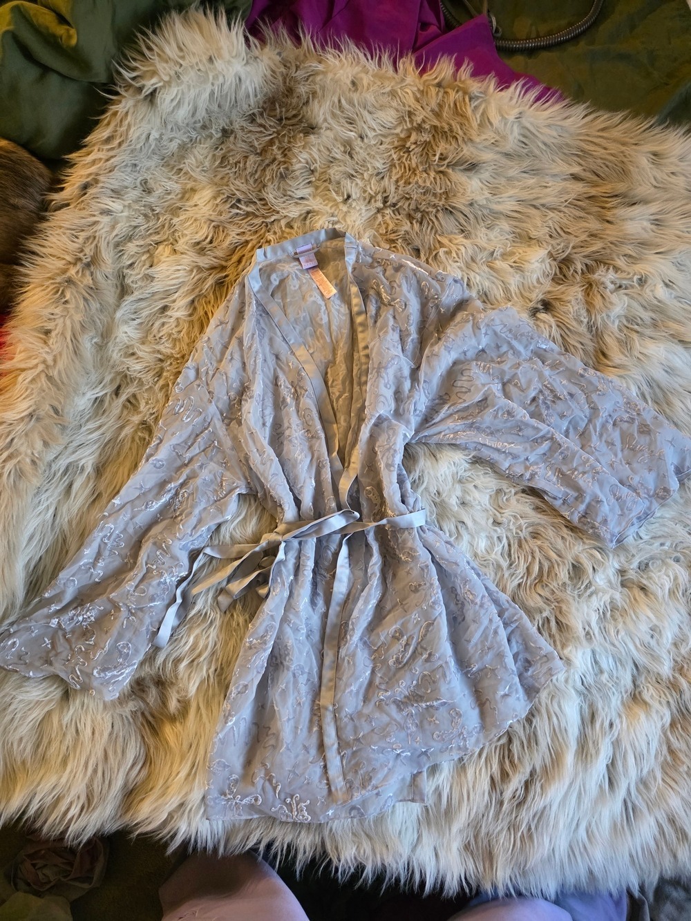 Devoré Dreams Velvet Short Robe - Picture 2 of 6
